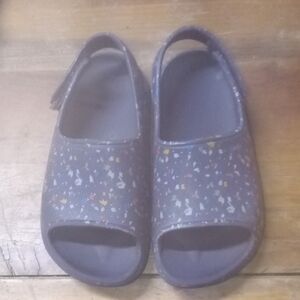 Cat & Jack Navy Kids Sandals with Multicolor Speckle